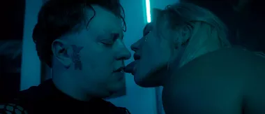 Ein Filmstill aus dem Film »Asche«