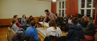 Ein Filmstill aus dem Film »Der Tod ist ein Arschloch«