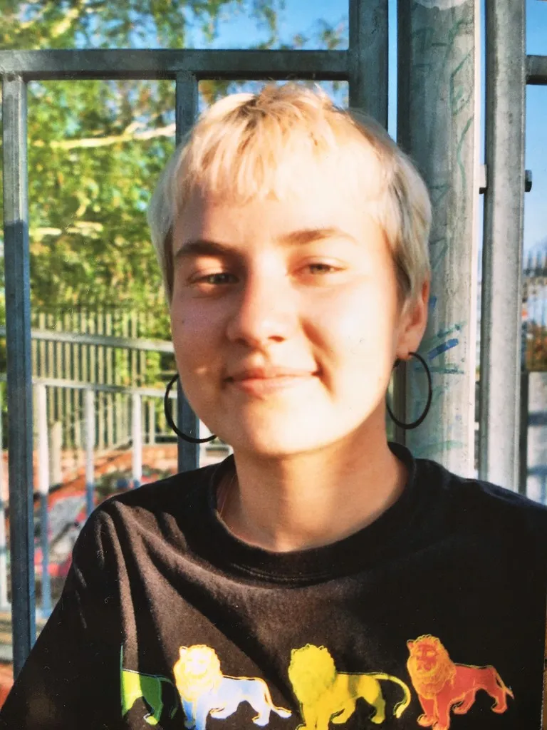 Ein Porträt von Lotta Schwerk