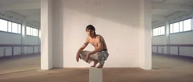 Ein Filmstill aus dem Film »Seagulls ( ЧАЙКИ)«